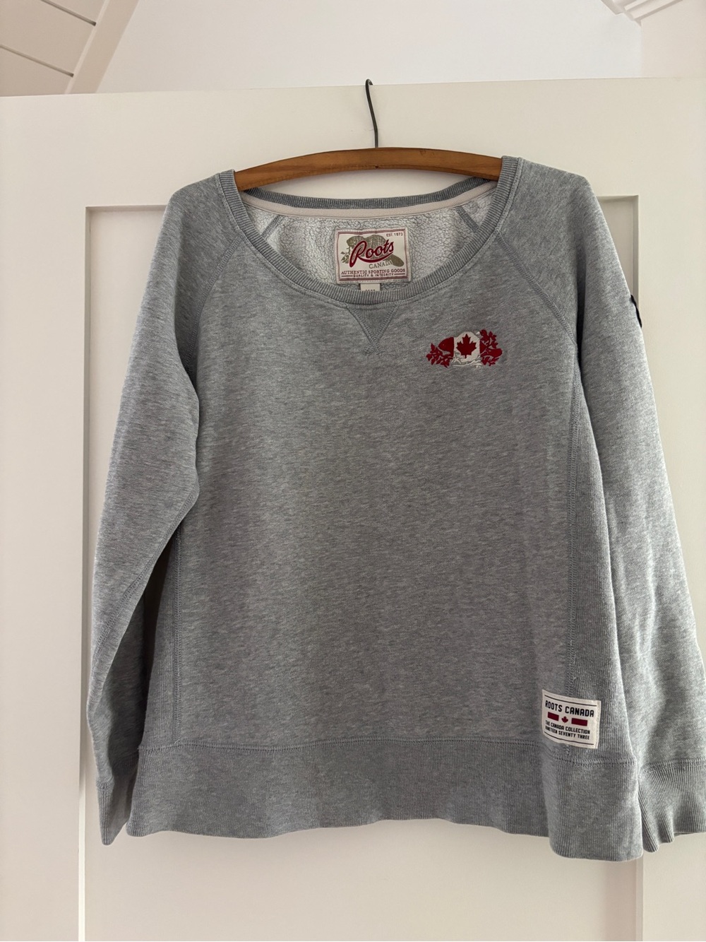 Made in Canada Roots Grey Crewneck Sweater, Classic Gray, Womens M